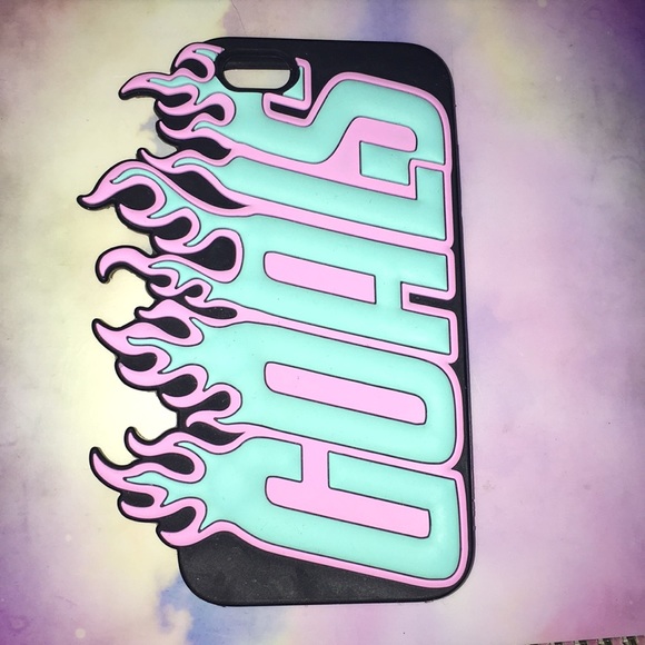 H&M Accessories - “Goals” rubber phone case for 6,6s